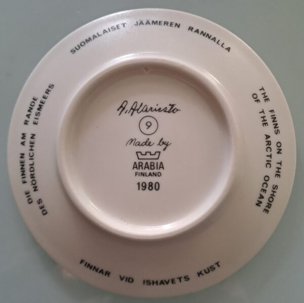 ARABIA 1980 . små ARABIA Tallrik. Mycket bra skick