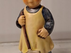HUMMEL  Goebel figur