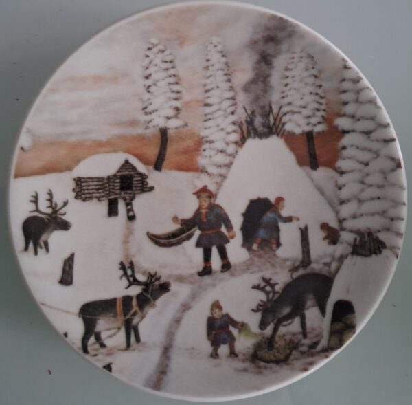 ARABIA 10 Tallrik. Mycket bra skick